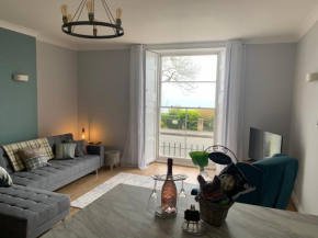 Beautiful flat with harbour views